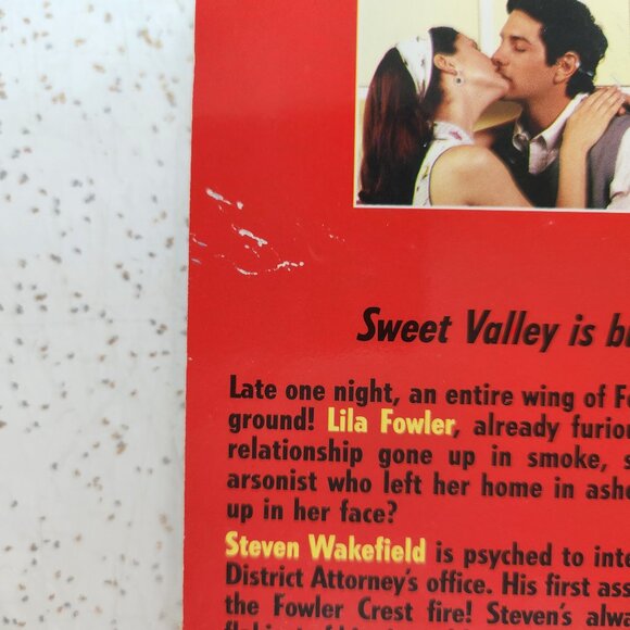 Sweet Valley High # 135 Lila's New Flame - Picture 6 of 6